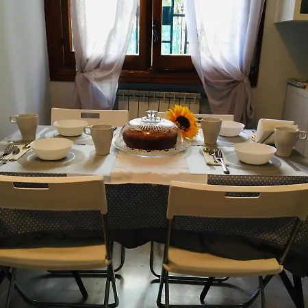 فندق مبيت وإفطار Arenella نابولي